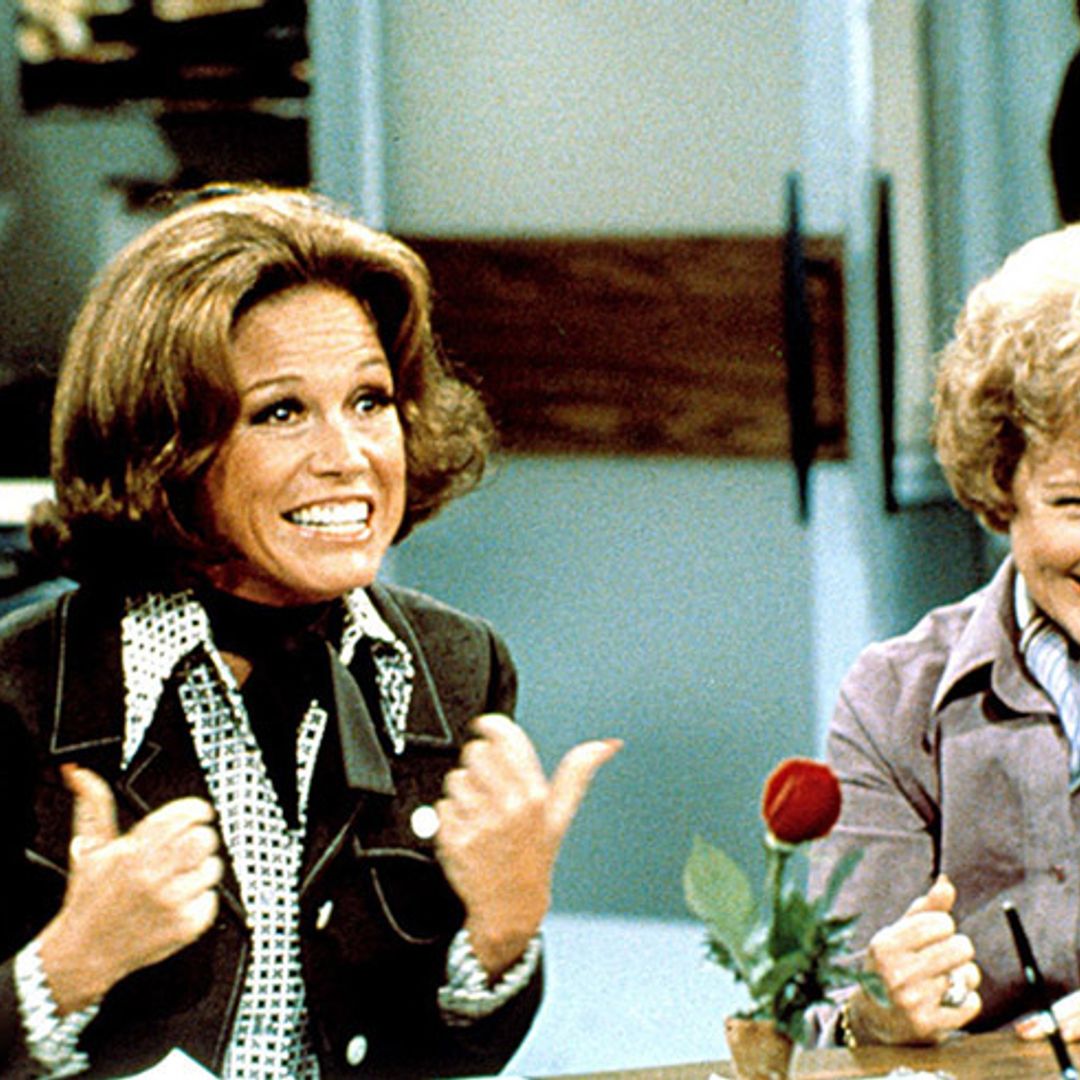 Oprah Winfrey, Dick Van Dyke, other celebs pay emotional tributes to Mary Tyler Moore