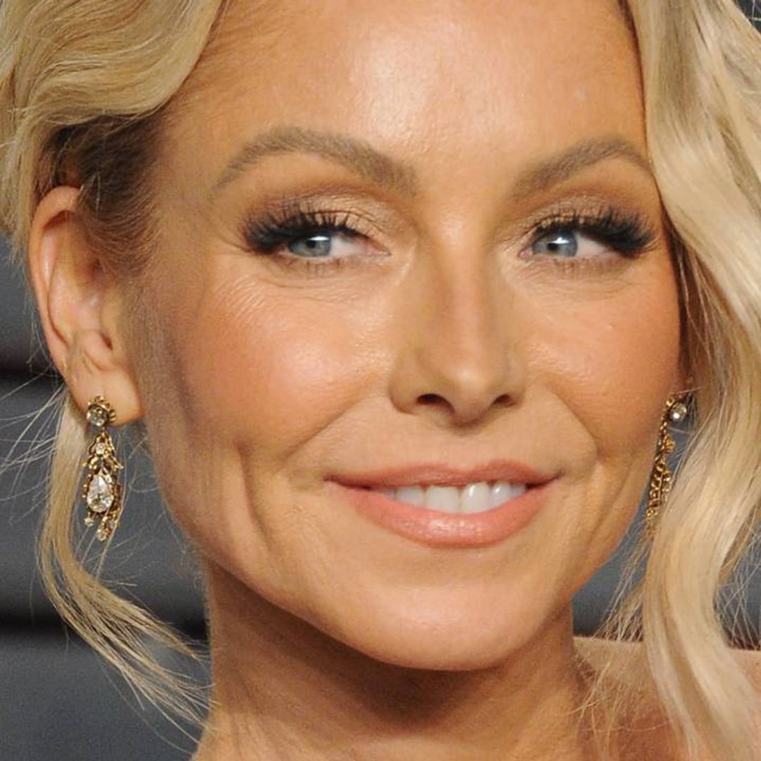 Kelly Ripa showcases new look in unseen vacation photo with Mark Consuelos