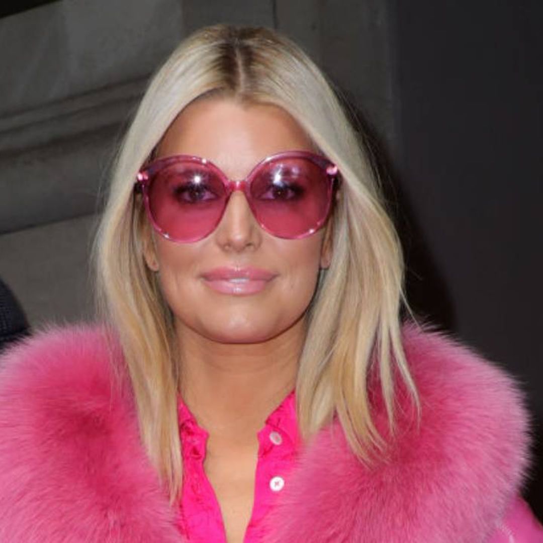 Jessica Simpson wows fans in figure-flattering outfit alongside her children