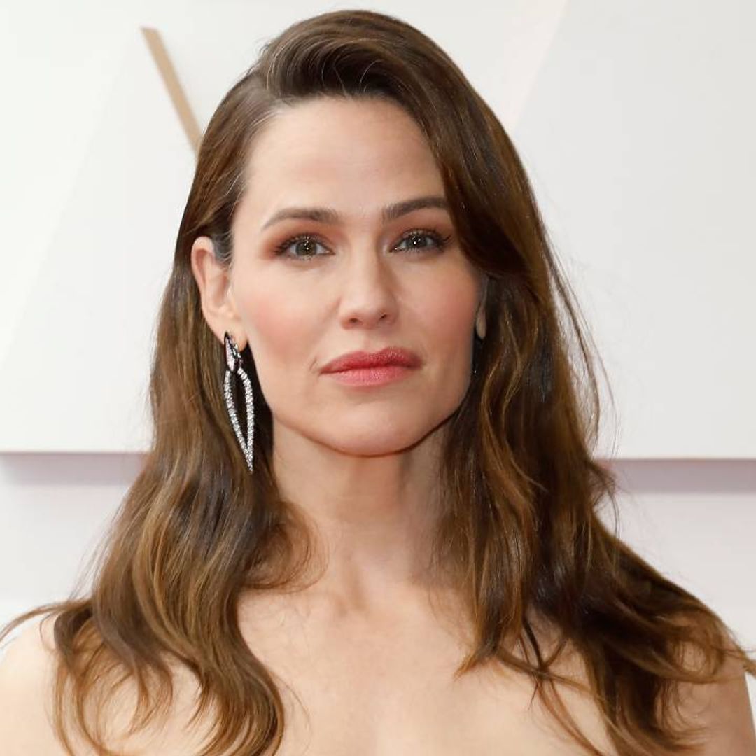 Jennifer Garner is her daughter's double in head-turning photo from  childhood