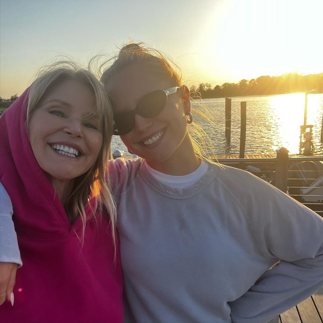 Christie Brinkley twins with daughter Alexa in stunning beachside photos