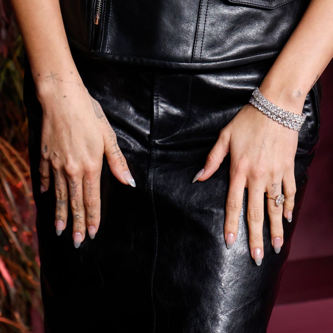 hailey bieber manicure.