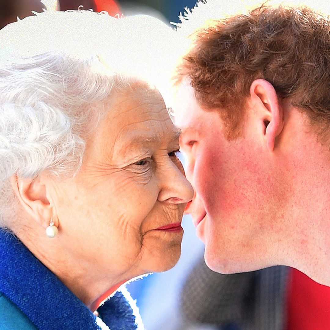 16 heart-warming photos of the Queen being greeted with a kiss from the royals