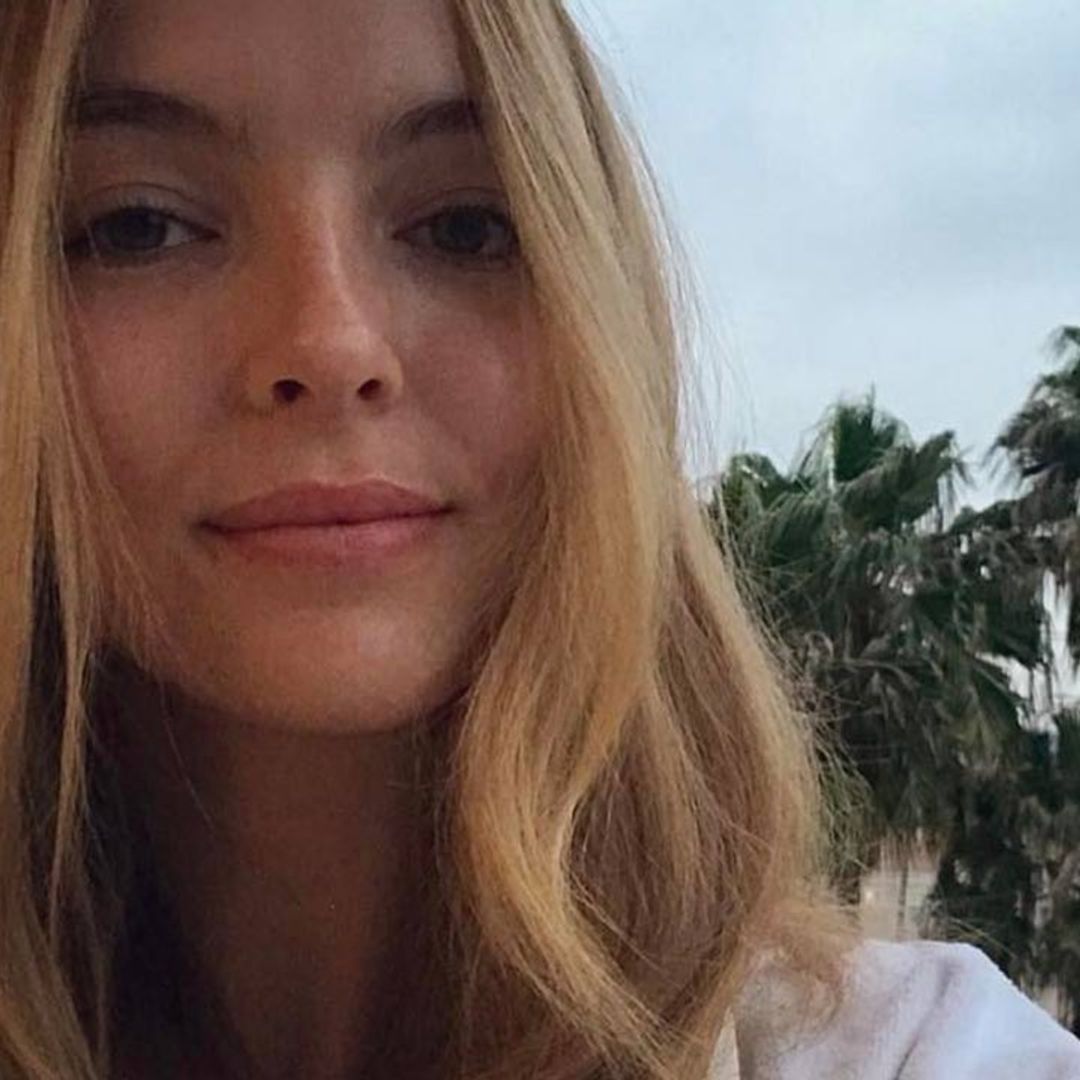 Jodie Comer stuns in bare-faced swimsuit selfie during Irish staycation