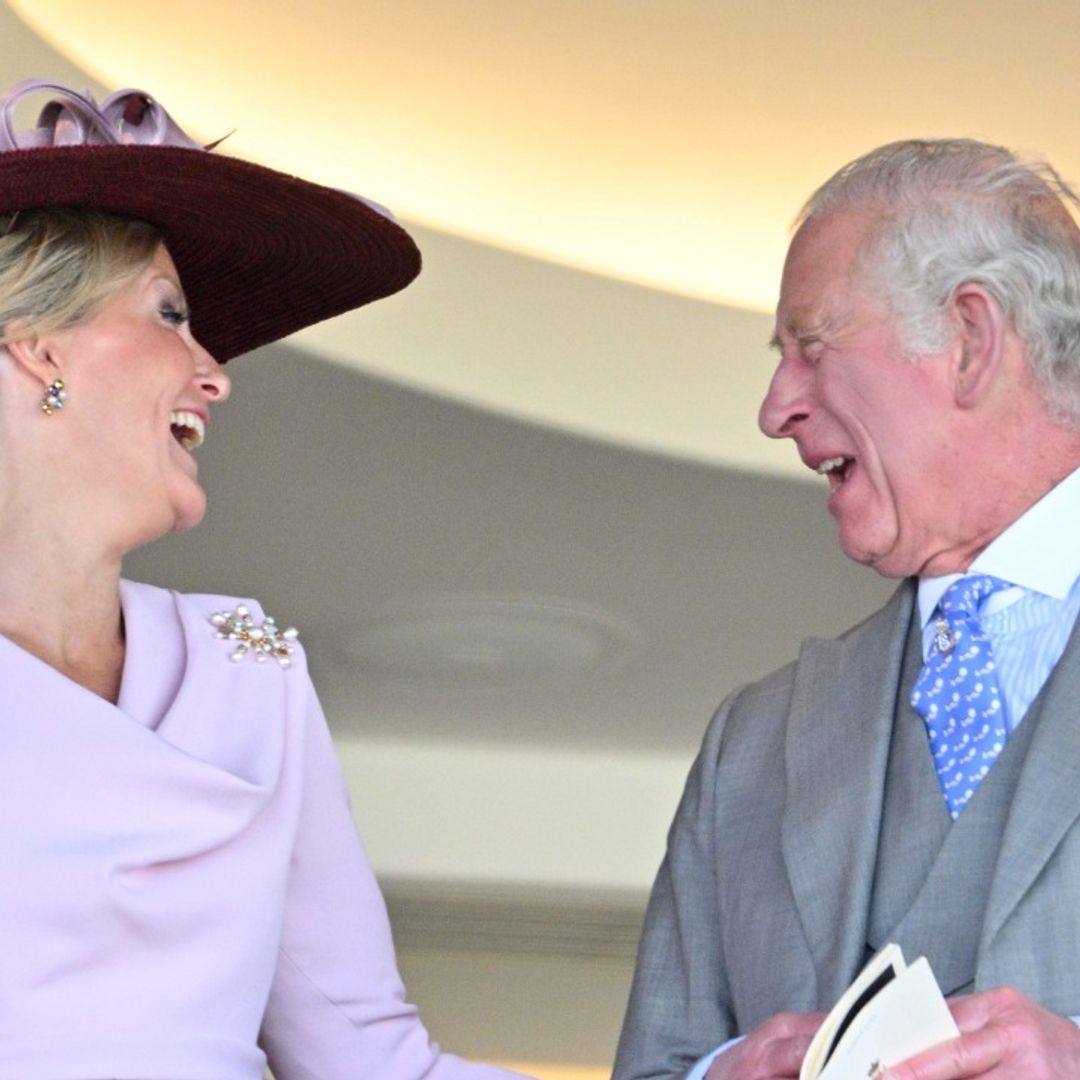 Sophie Wessex greets Prince Charles with kiss at 2022 Commonwealth Games