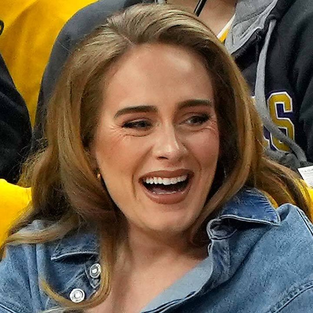Adele rocks skinny jeans and unexpected shirt on low-key date