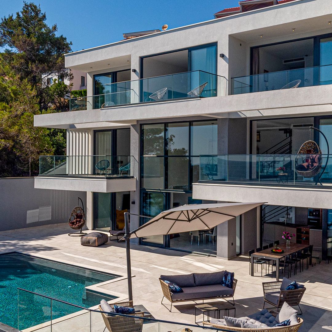 exterior of villas oliver's travels