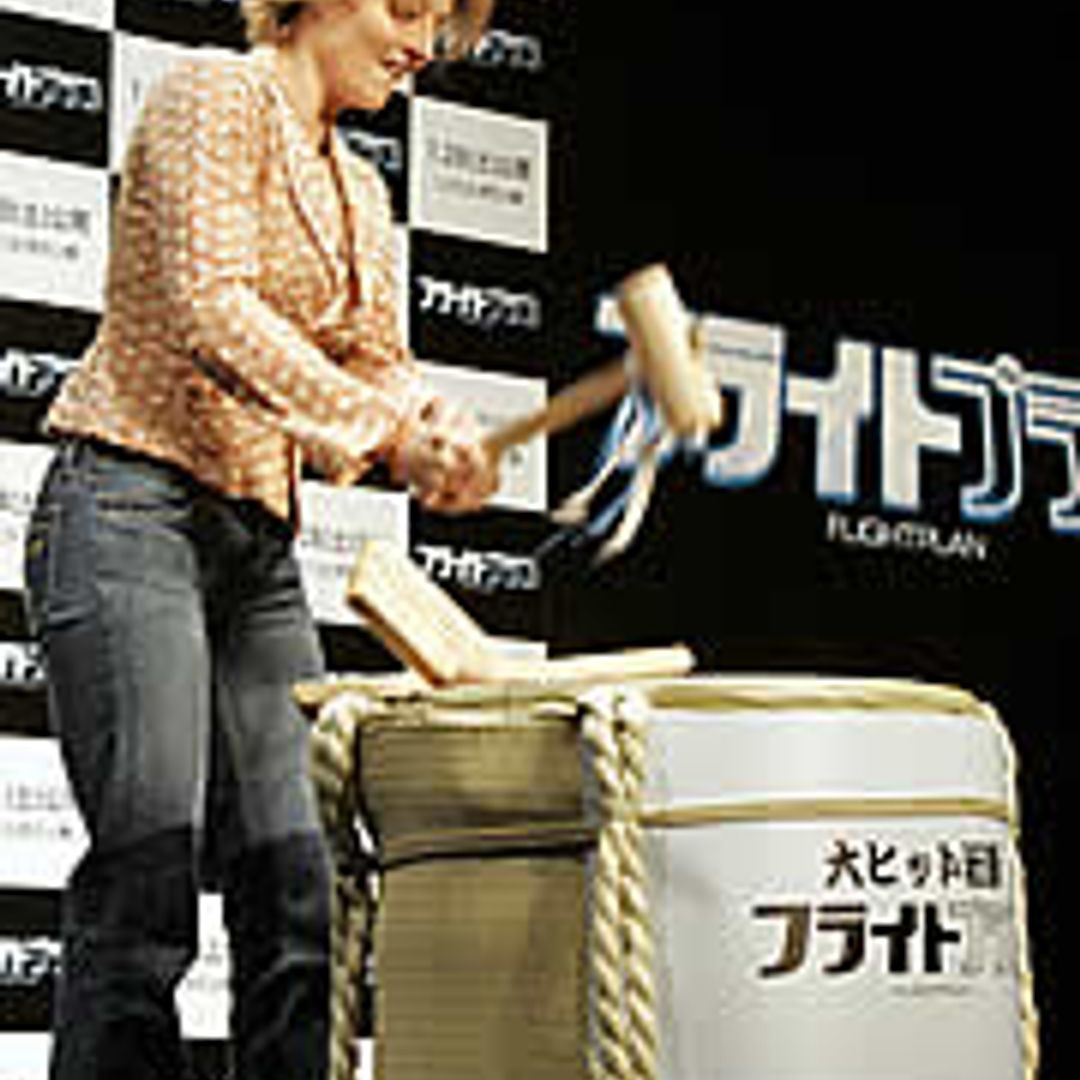 Action girl Jodie Foster strikes in Japan
