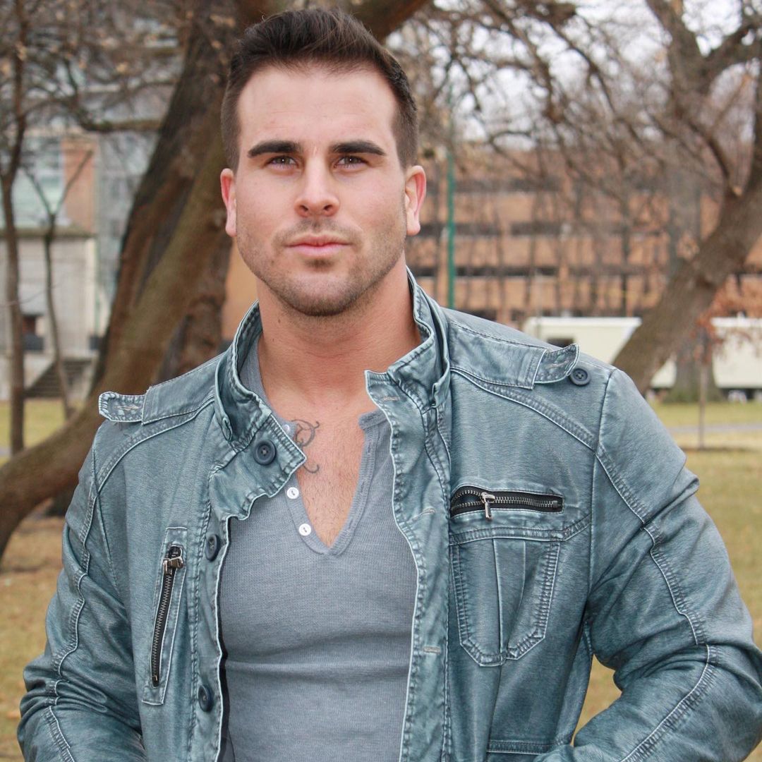Bachelorette star Josh Seiter reveals he's alive, claims social media hacked – watch statement
