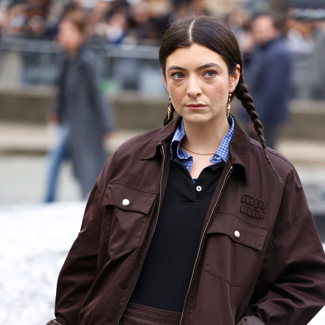 Lorde's incredibly private personal life is so down-to-earth — meet her 3 siblings