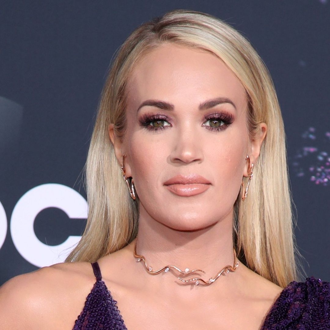 Carrie Underwood's abs completely steal the show in latest workout selfie