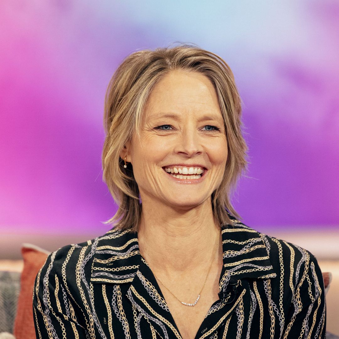 Jodie Foster shows off wedding ring after marrying Ellen DeGeneres' ex ...