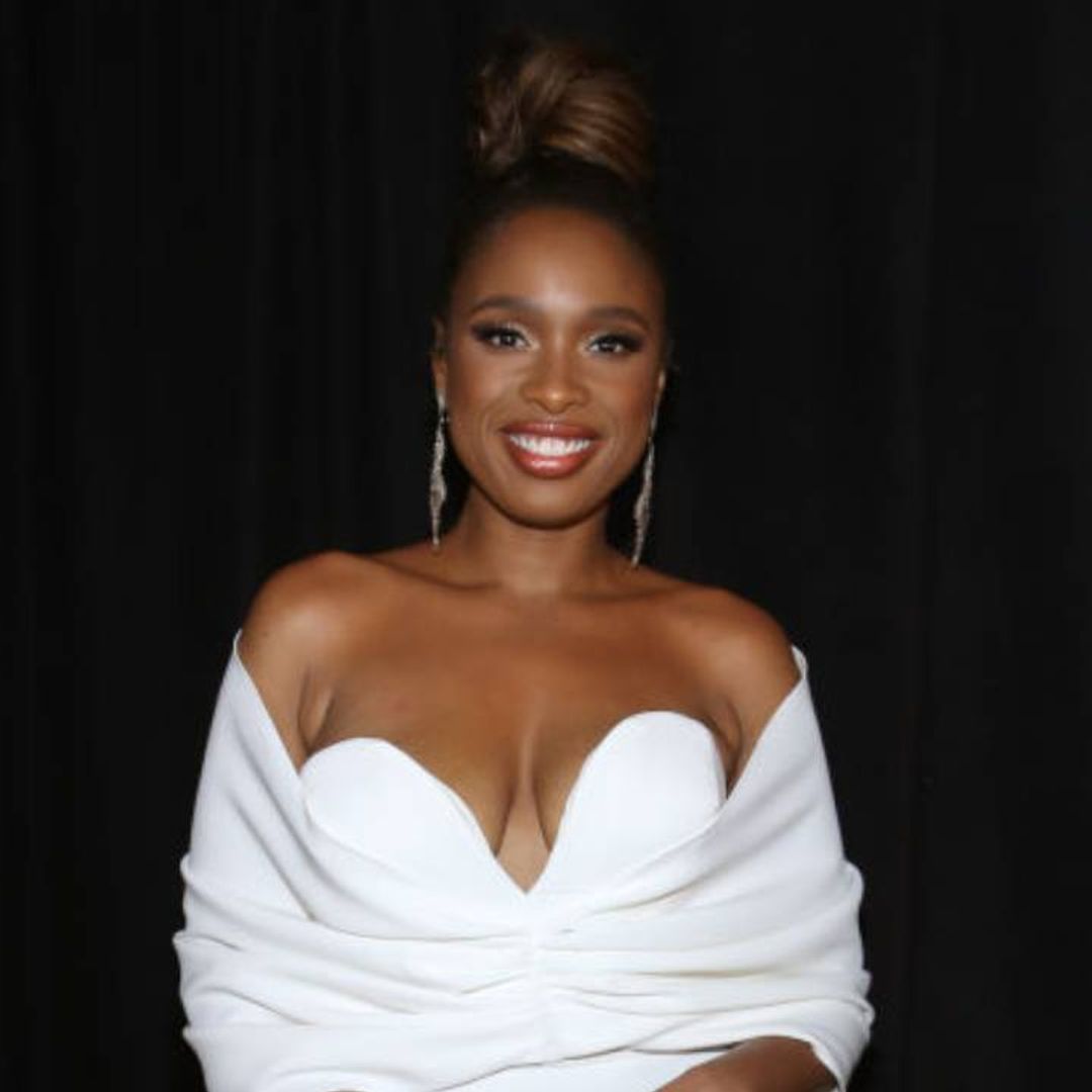 Jennifer Hudson shows off impressive abs in very short cropped top