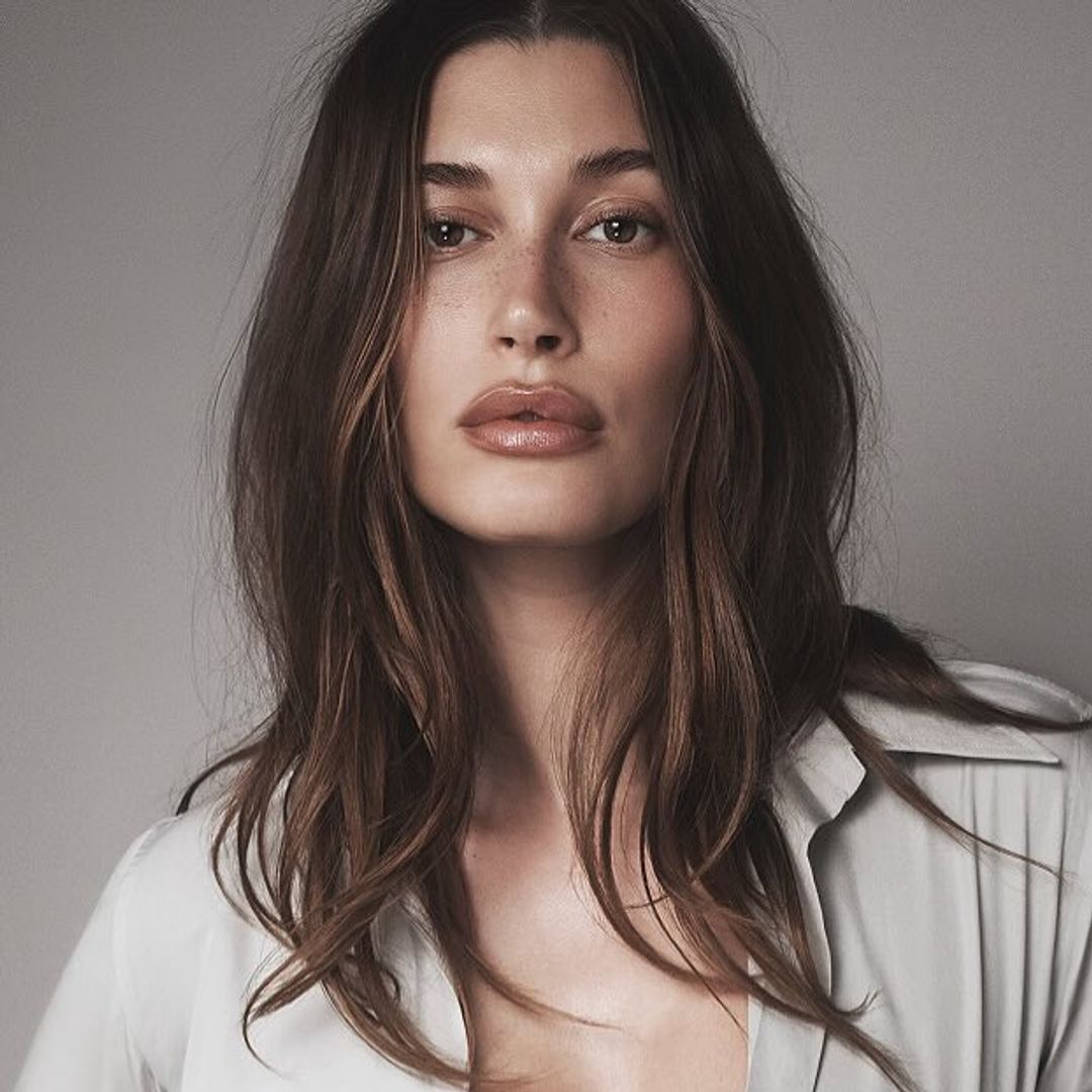 Did Hailey Bieber just declare flip-flops autumn-approved?