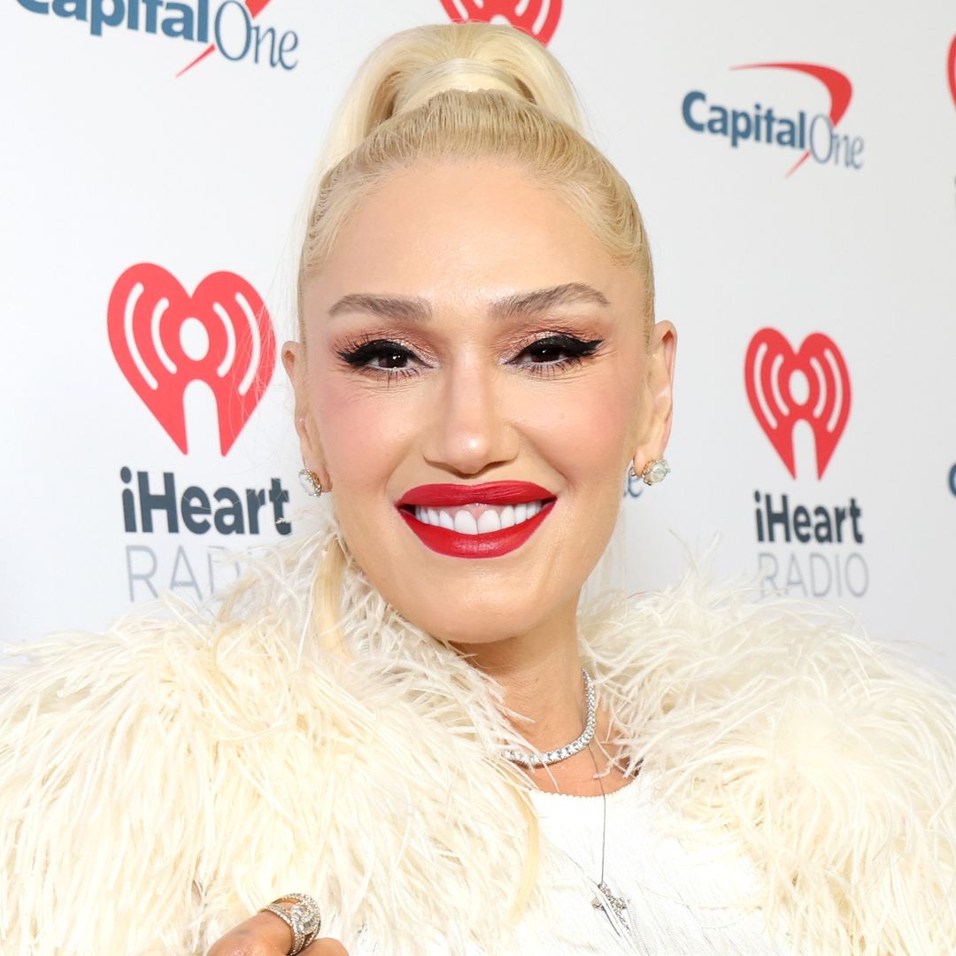 Gwen Stefani transforms living room at $14m home for epic celebration