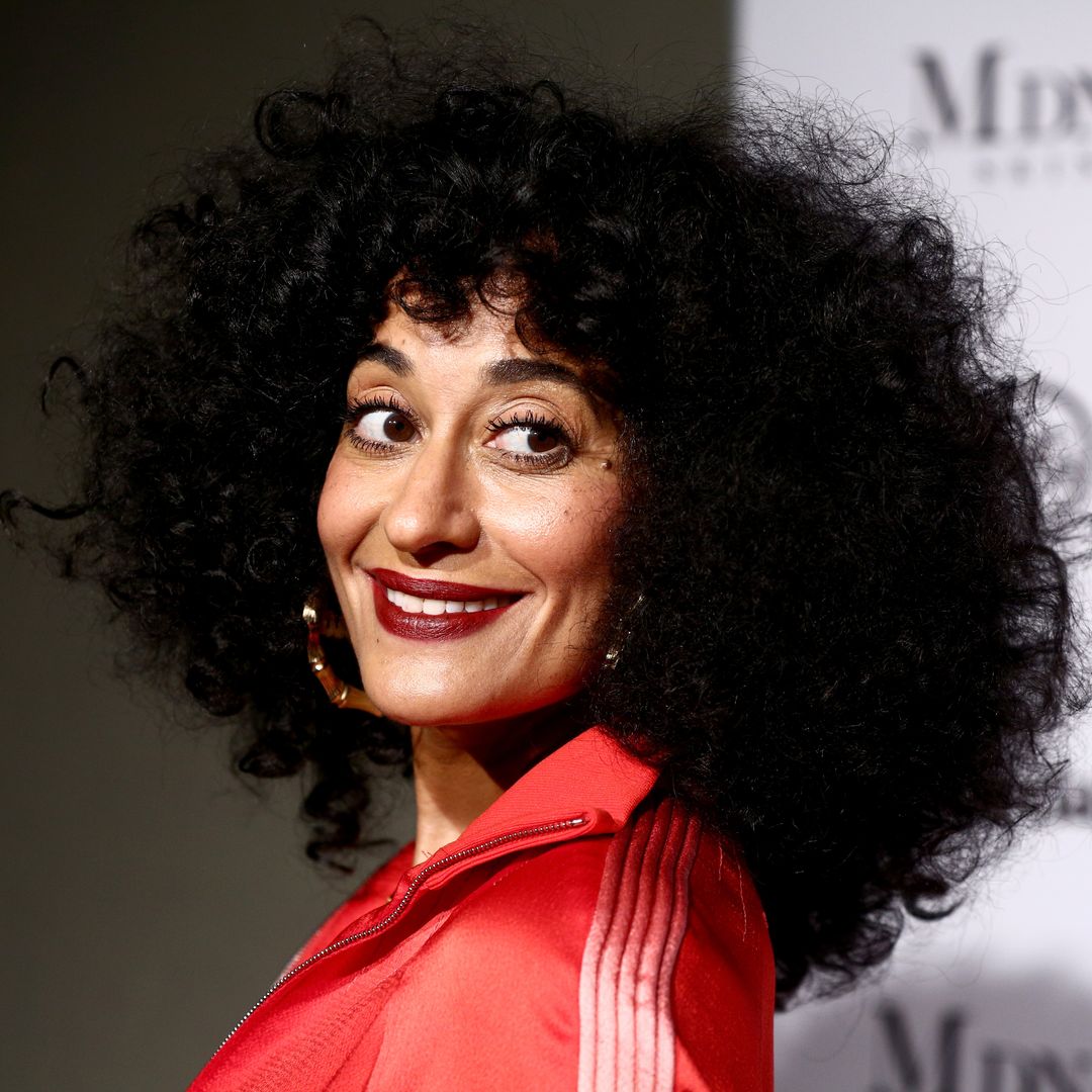  Tracee Ellis Ross with graduated layers curly hairstyle