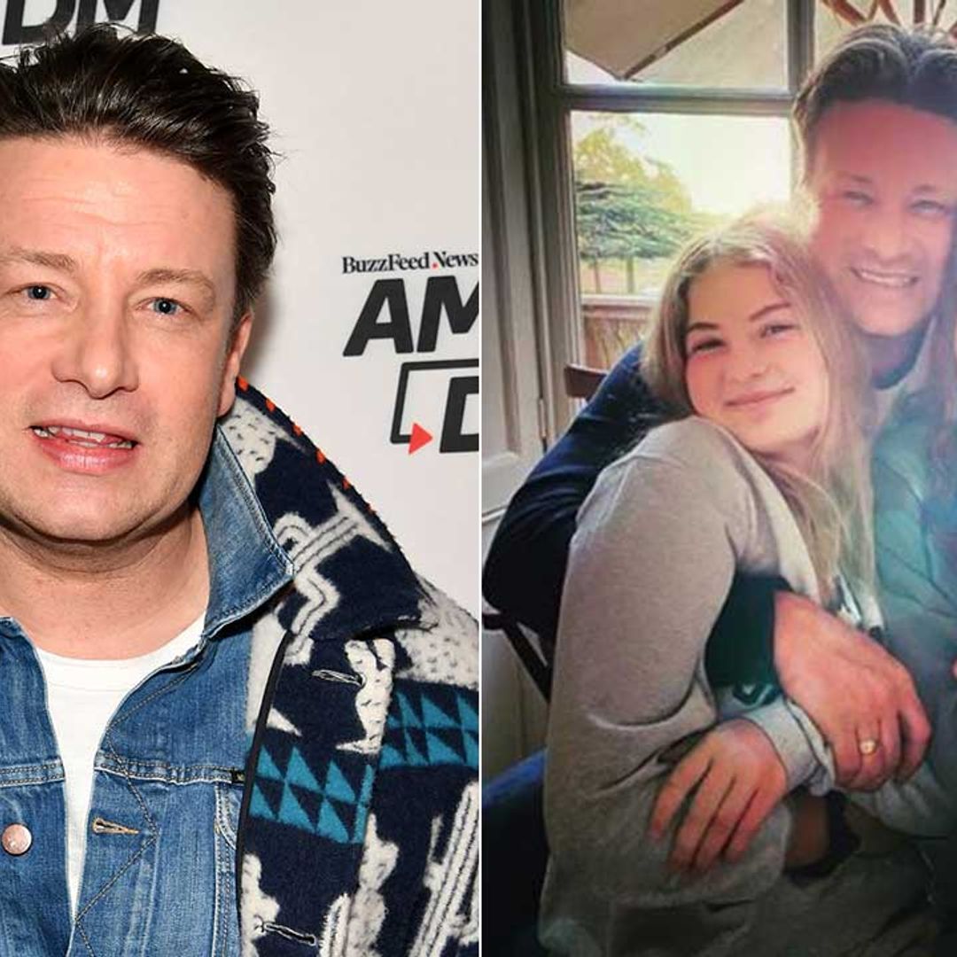 Jamie Oliver recreates epic 15-year-old photo with daughters Poppy and Daisy