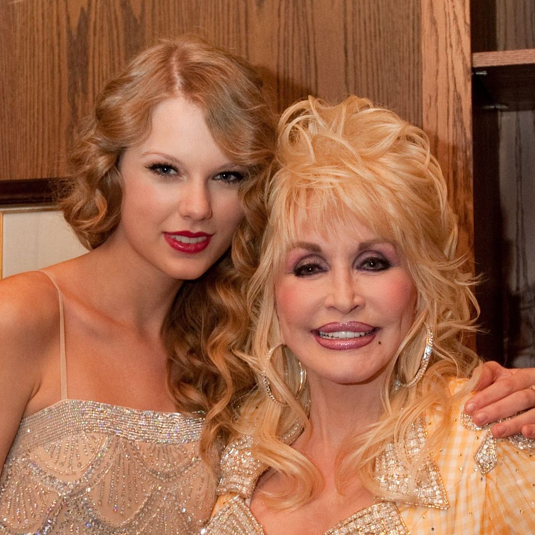 Dolly Parton channels Taylor Swift in sultry snake-print outfit