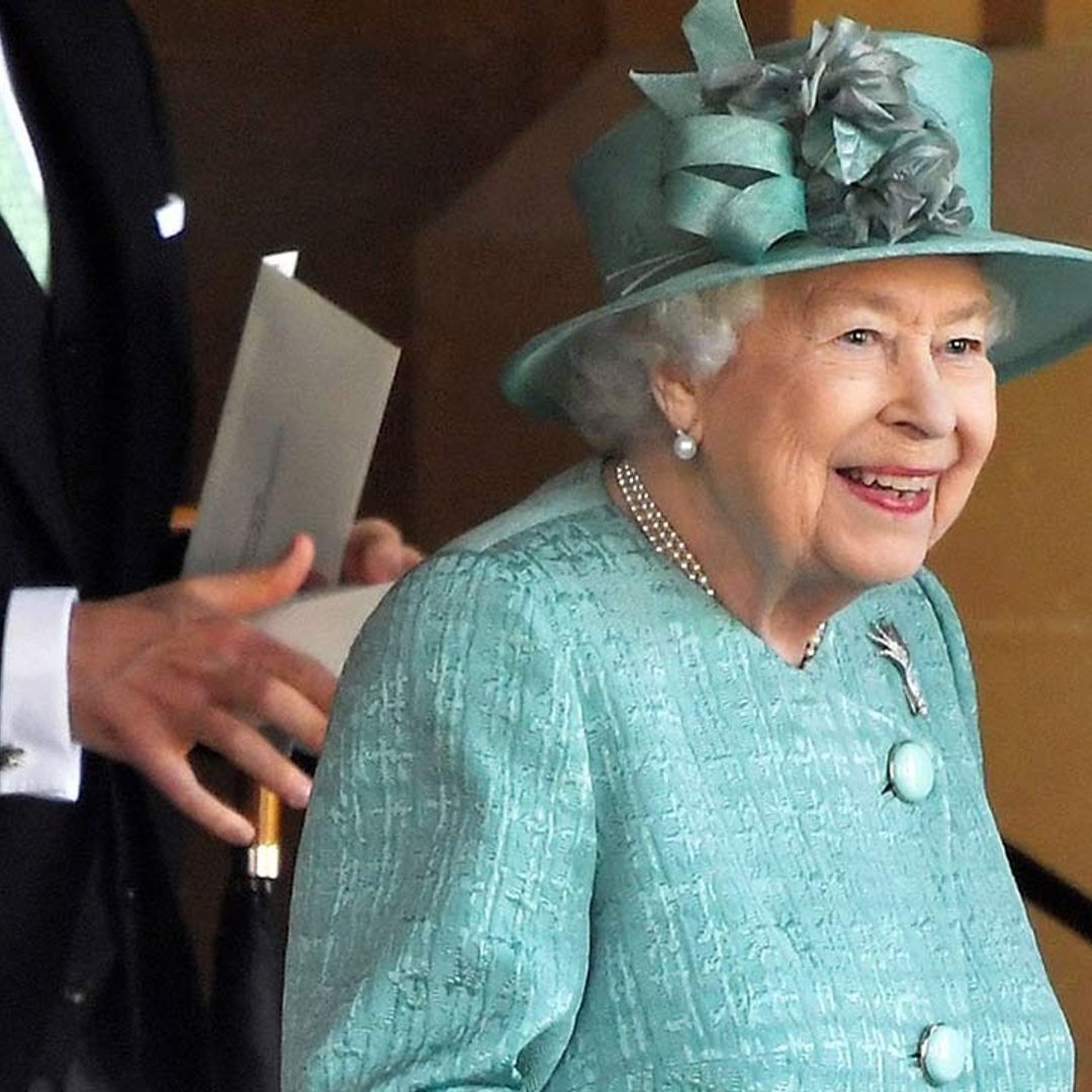 The Queen dances at low-key Trooping the Colour - video, best pictures
