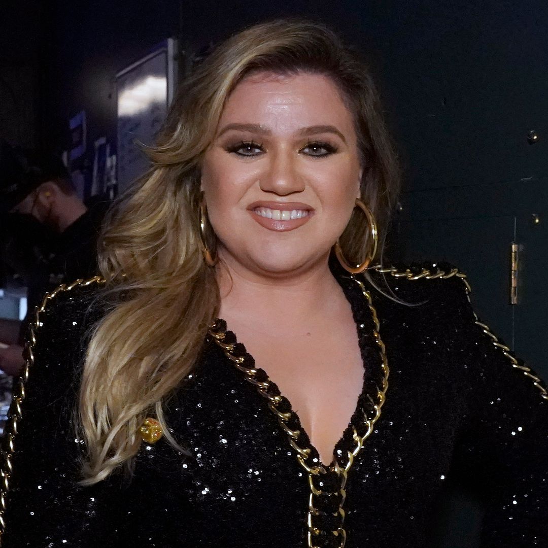 Kelly Clarkson shares incredible news - and fans are thrilled