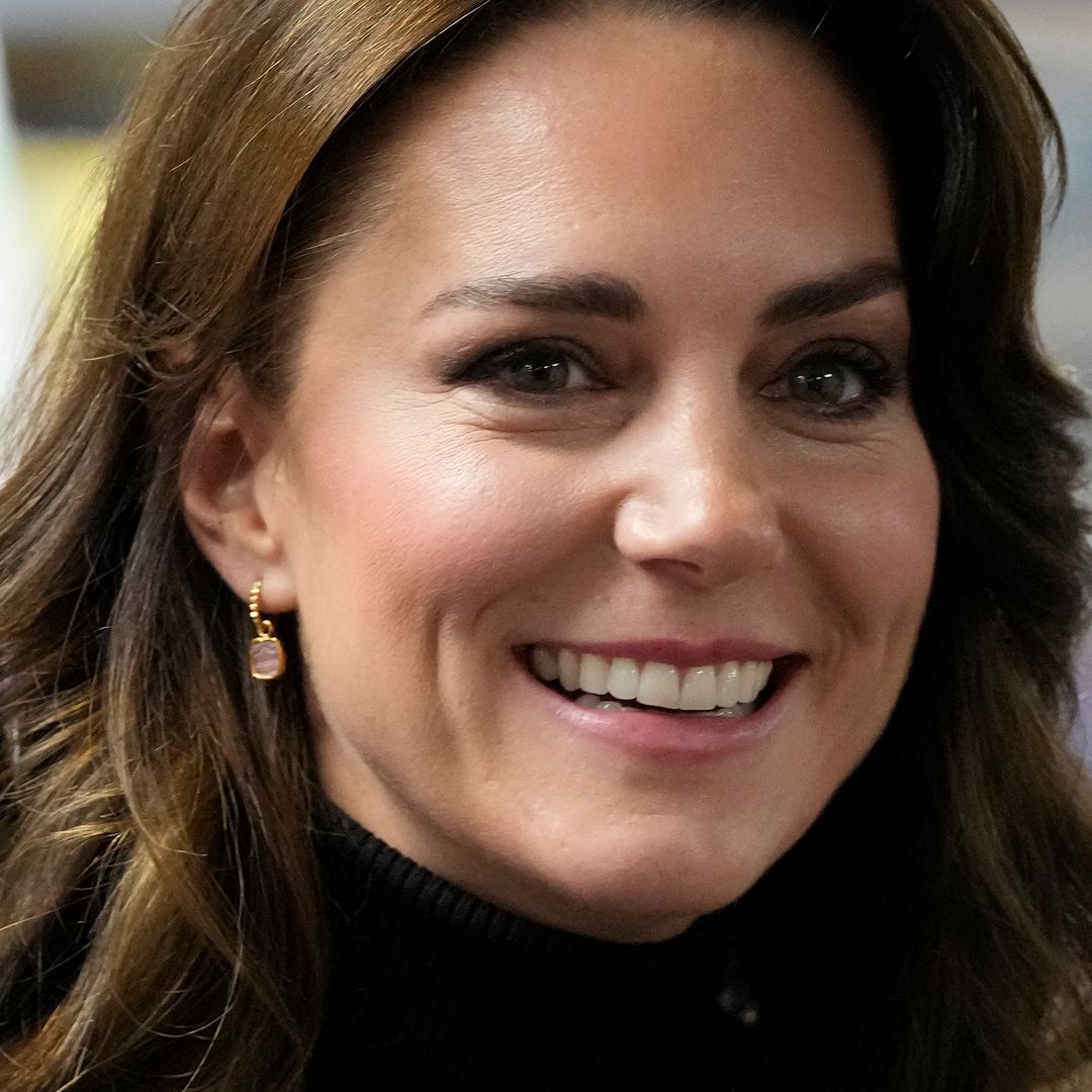 Princess Kate is so stylish in waist-cinching skirt and uber-trendy rollneck