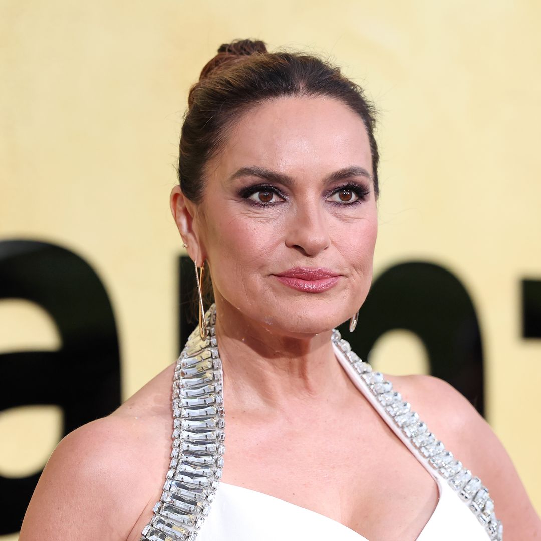 Mariska Hargitay gives Jayne Mansfield vibes in figure-hugging look