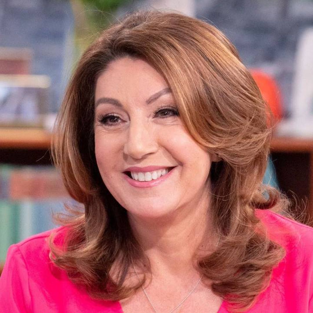 Jane McDonald poses in show-stopping gown - and fans have the same reaction