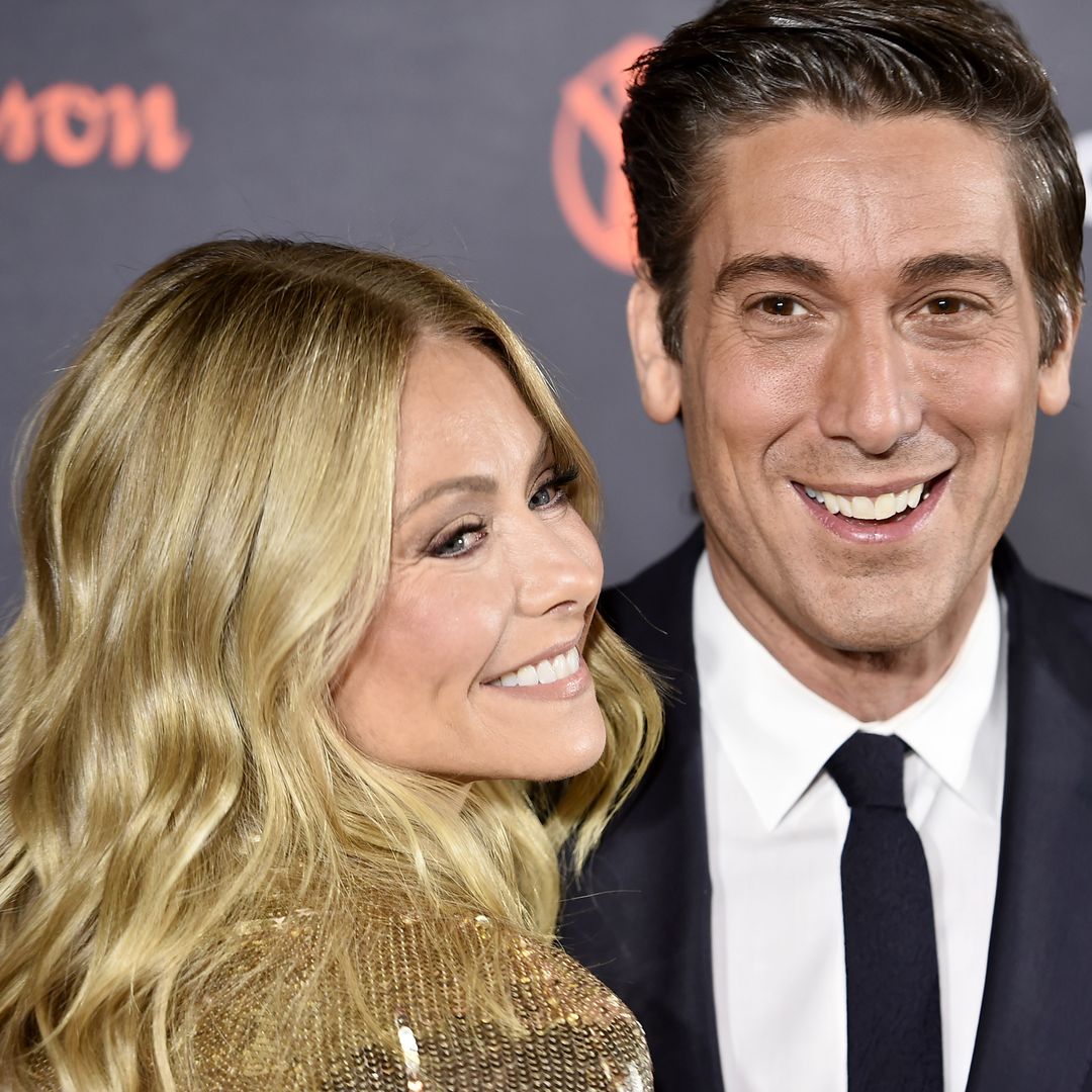 Kelly Ripa steals focus with comment on David Muir's sun-soaked vacation photo