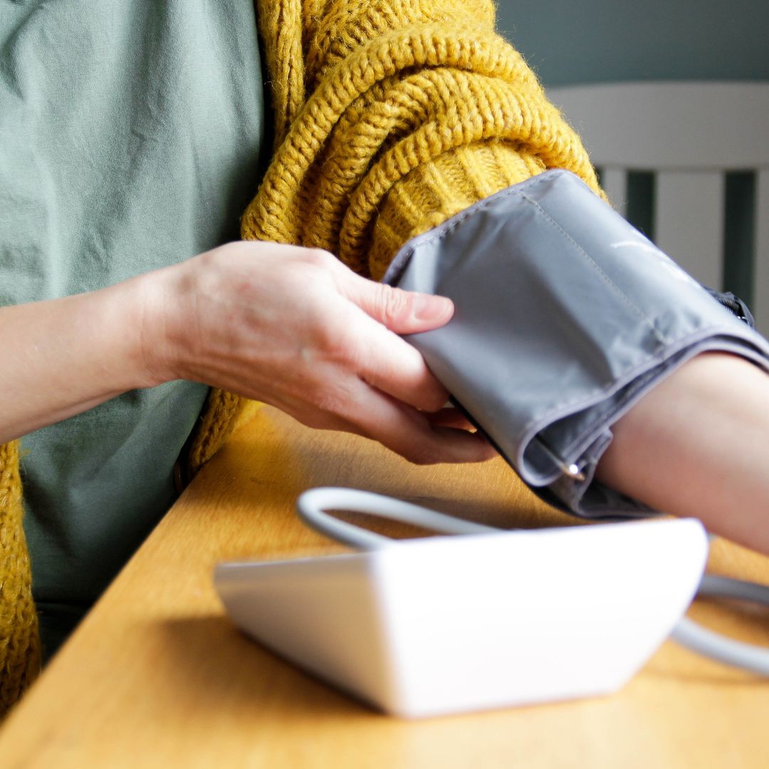 I'm a doctor and these are the best foods to control high blood pressure