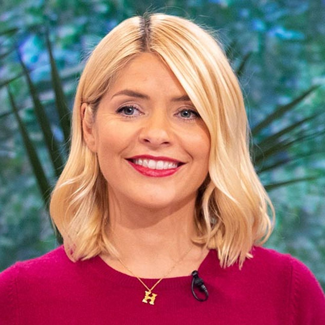 Holly Willoughby's shirt dress is one of the most flattering styles we have ever seen
