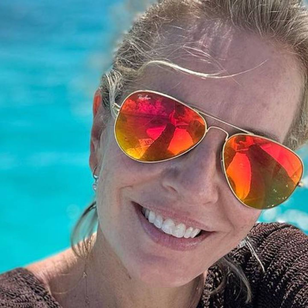 Dr. Jennifer Ashton poses in stylish red bikini during dream honeymoon