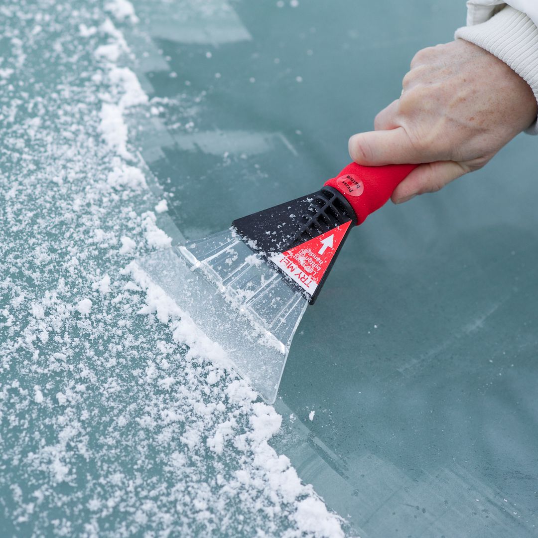 These two household items can prevent car windows from freezing