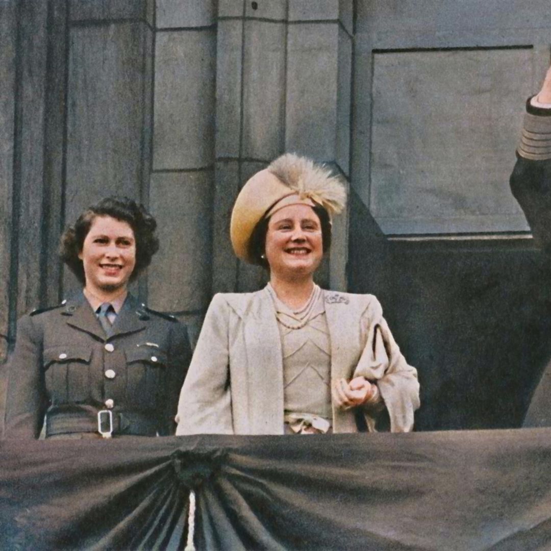 1945