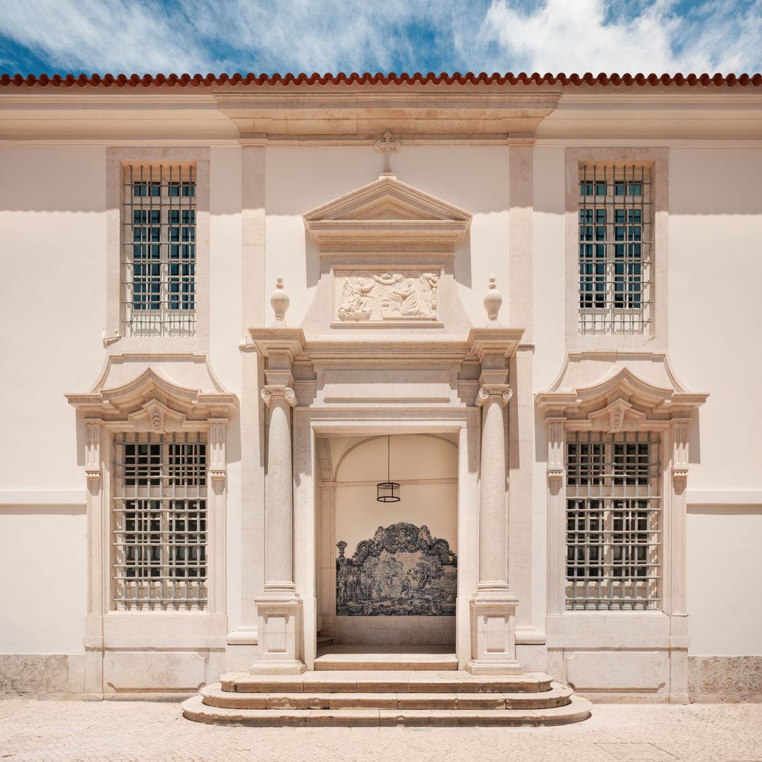 exterior shot of locke accommodation lisbon