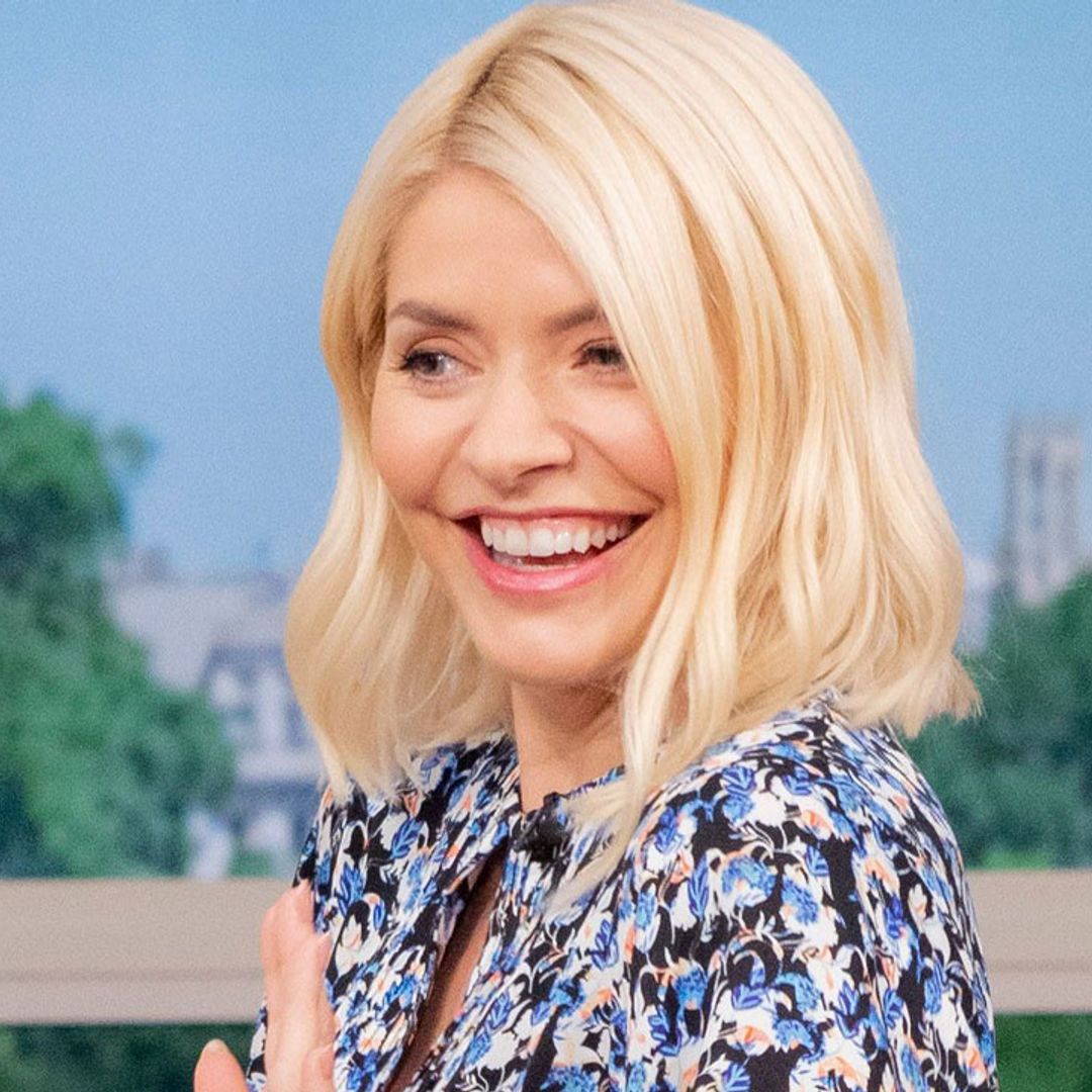 Holly Willoughby is a summer dream in sultry new garden photo