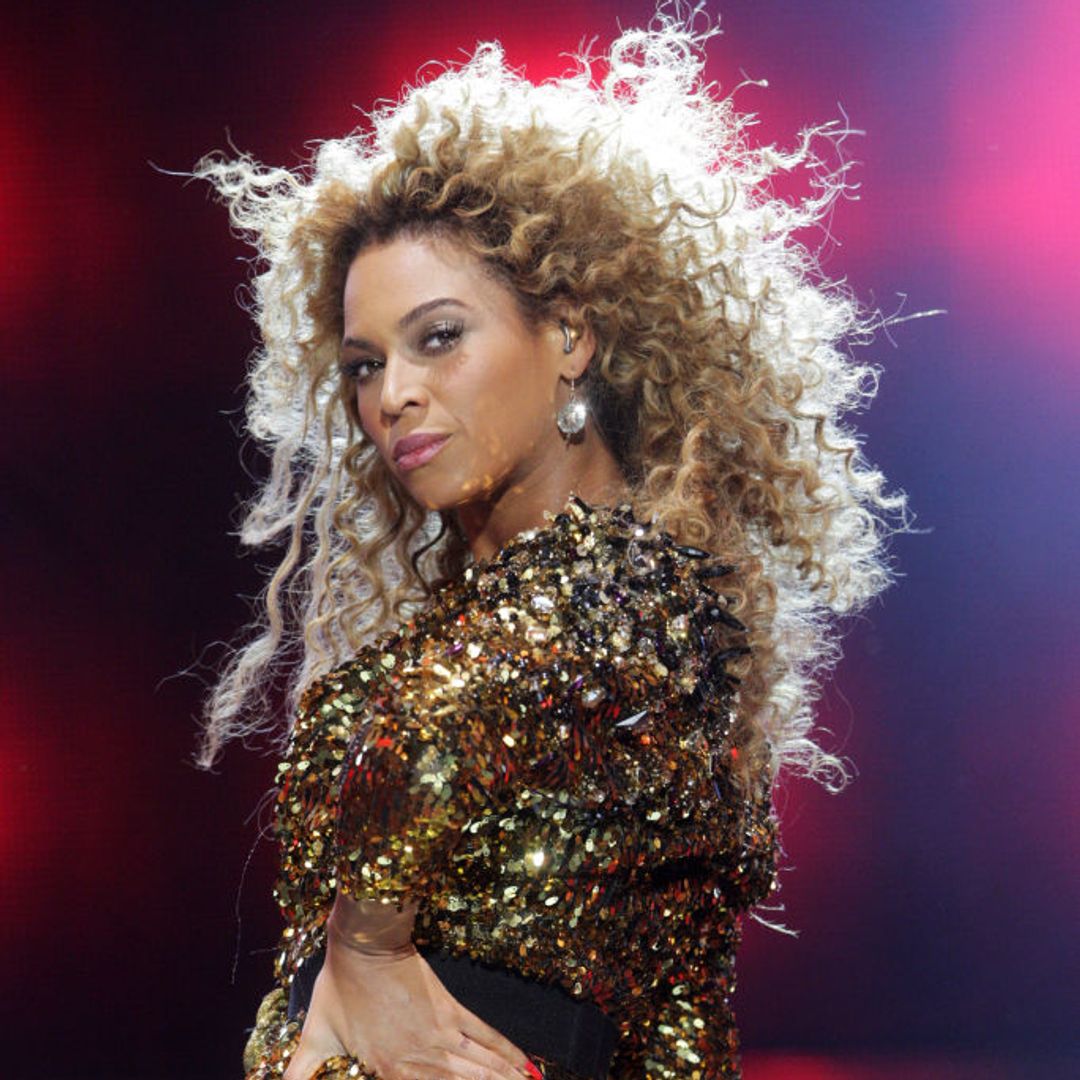 beyonce with blonde curly hair