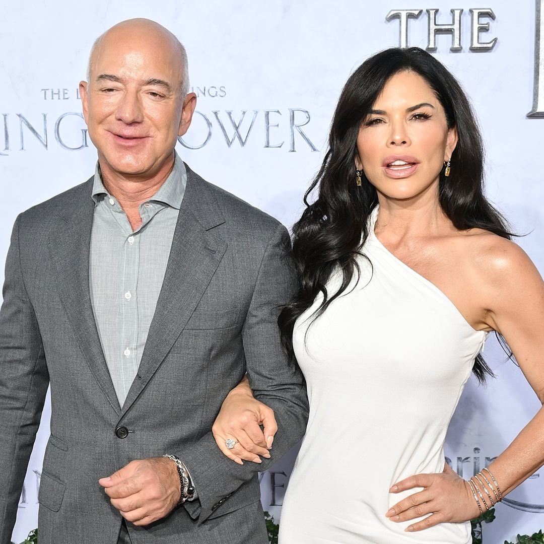 Jeff Bezos' fiancee Lauren Sanchez's ab-baring look has fans saying the same thing