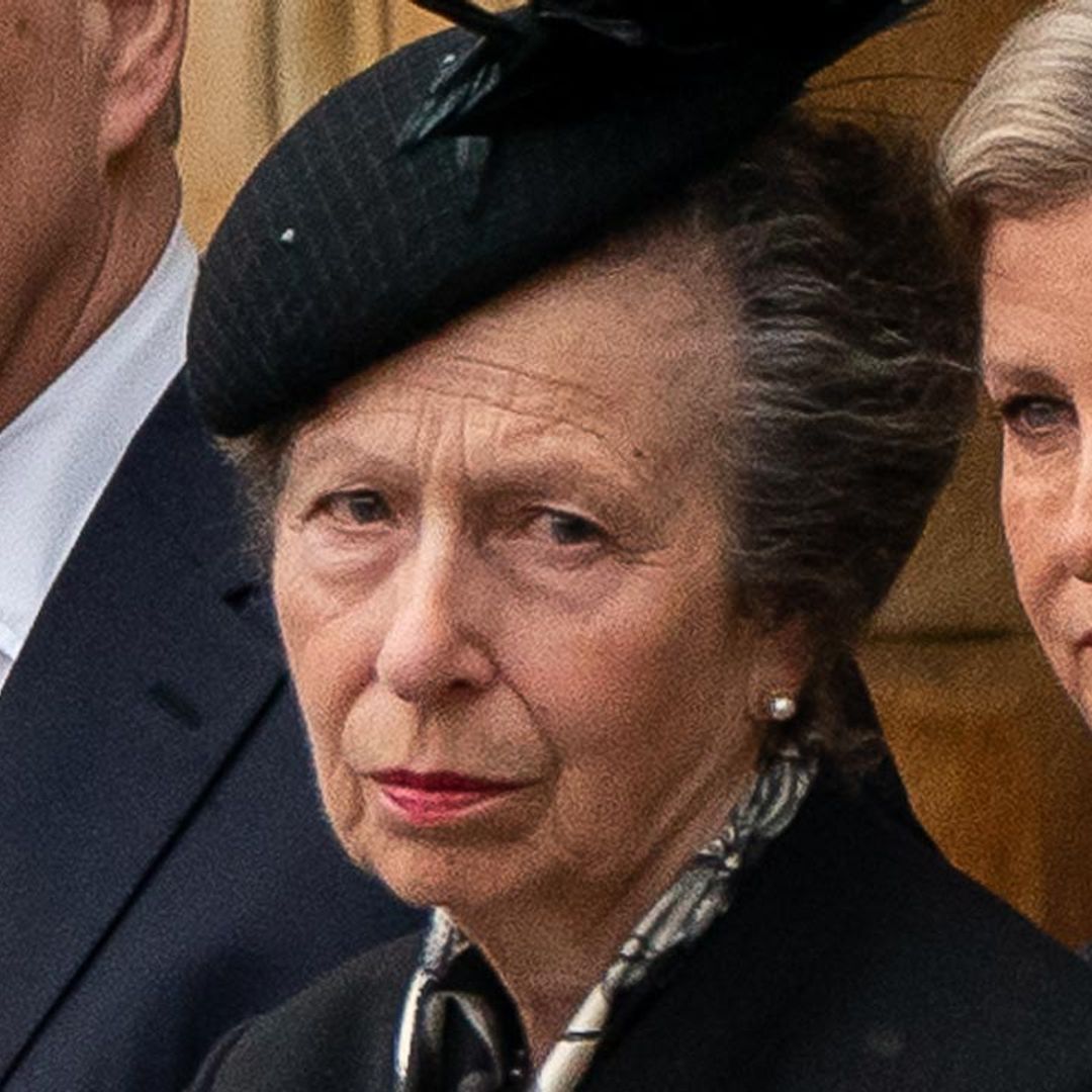 Princess Anne's heartbreaking last curtsy to the Queen – watch
