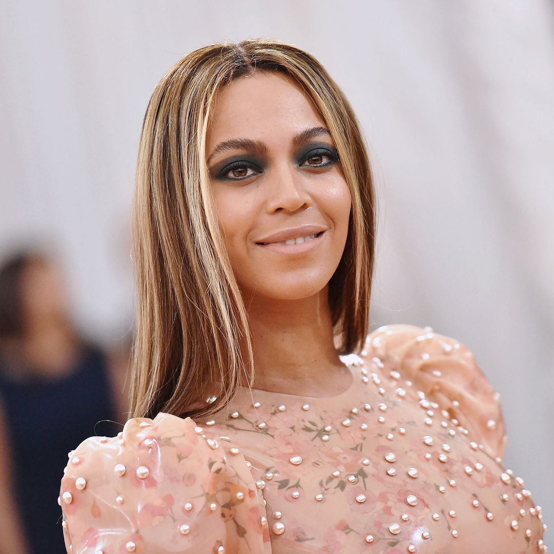 Beyoncé delivers baby news for two lucky fans in incredible moment onstage