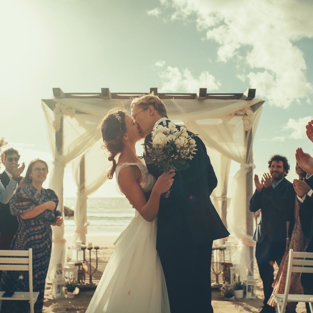 How much does a wedding cost? 2023 expenses and your wedding budget revealed HELLO!