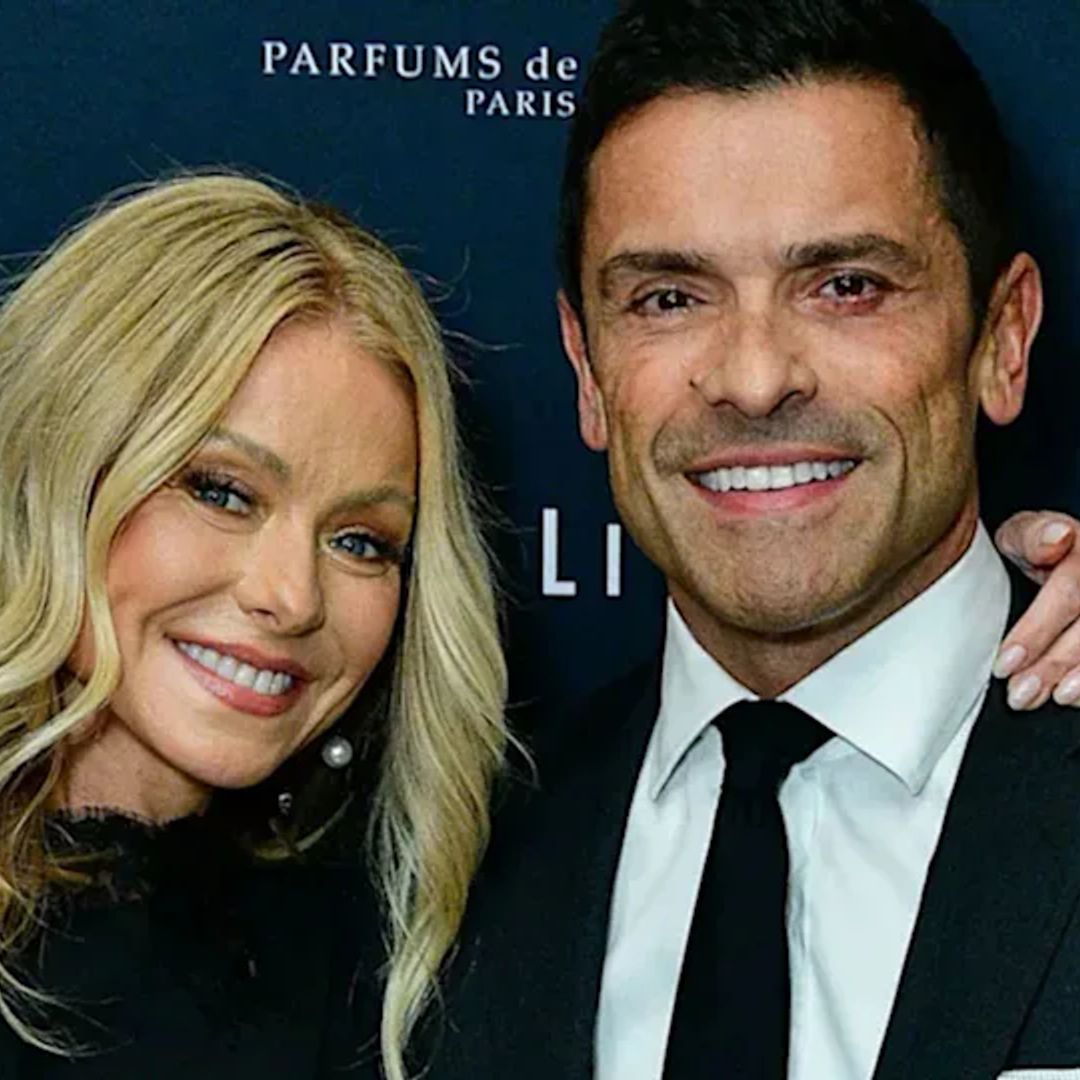 Kelly Ripa gets into awkward position with husband Mark Consuelos during Live show