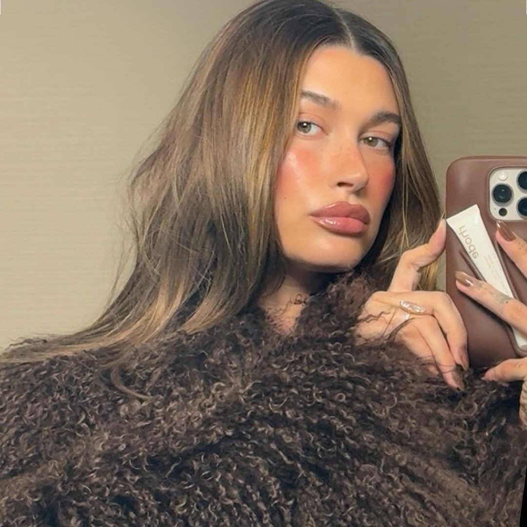 Hailey Bieber's 'cinnamon roll' nails are her chicest manicure yet