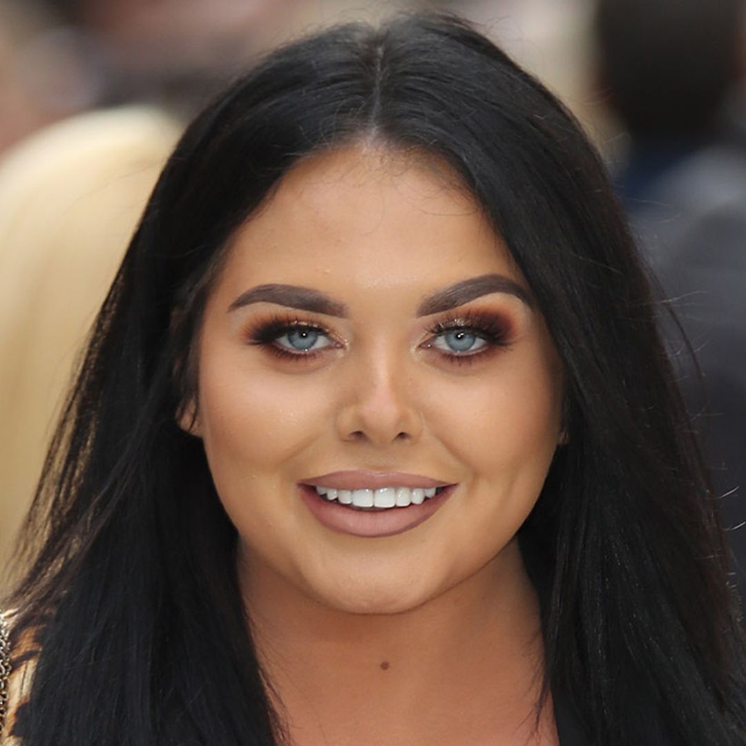 Scarlett Moffatt looks incredible without so much as a spot of makeup on