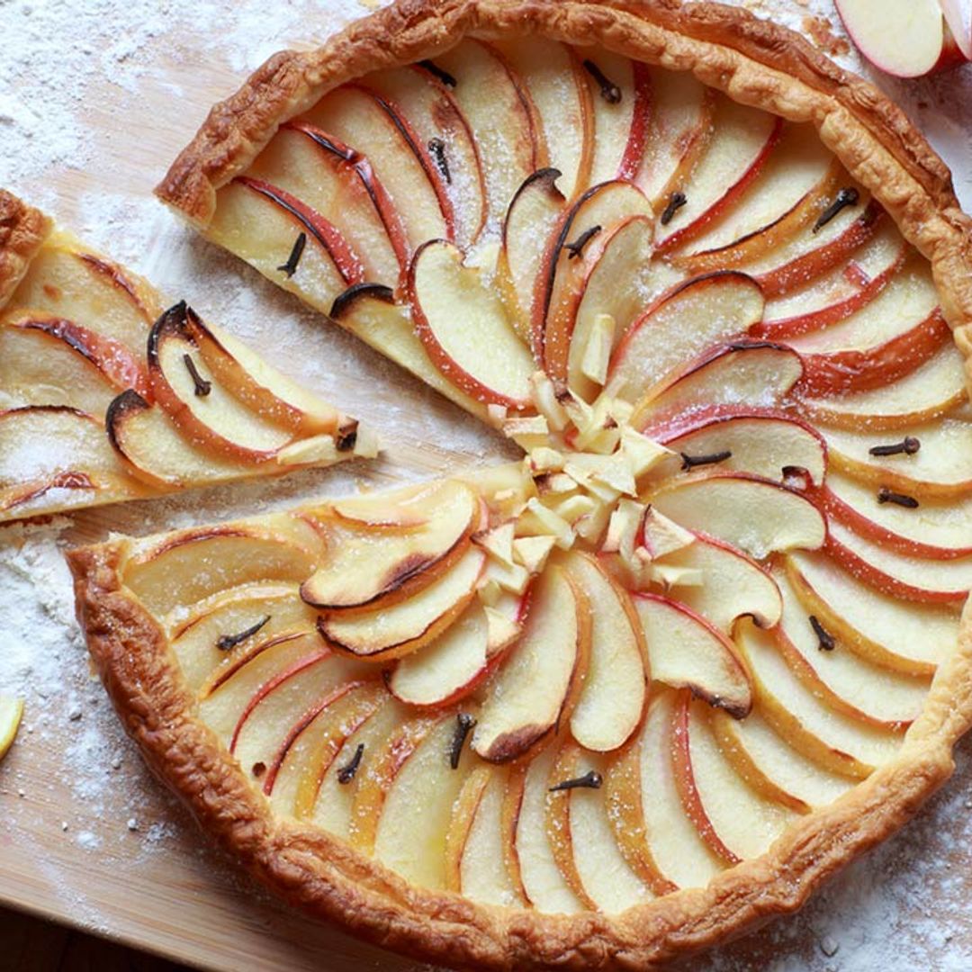 Try this speedy apple tart recipe – ready to serve in just 15 minutes!