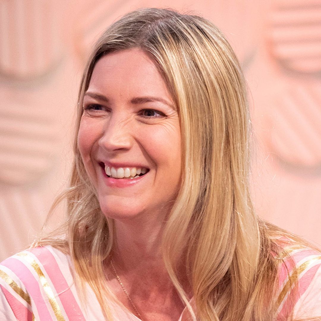 Lisa Faulkner's sister is her DOUBLE in very rare family photos