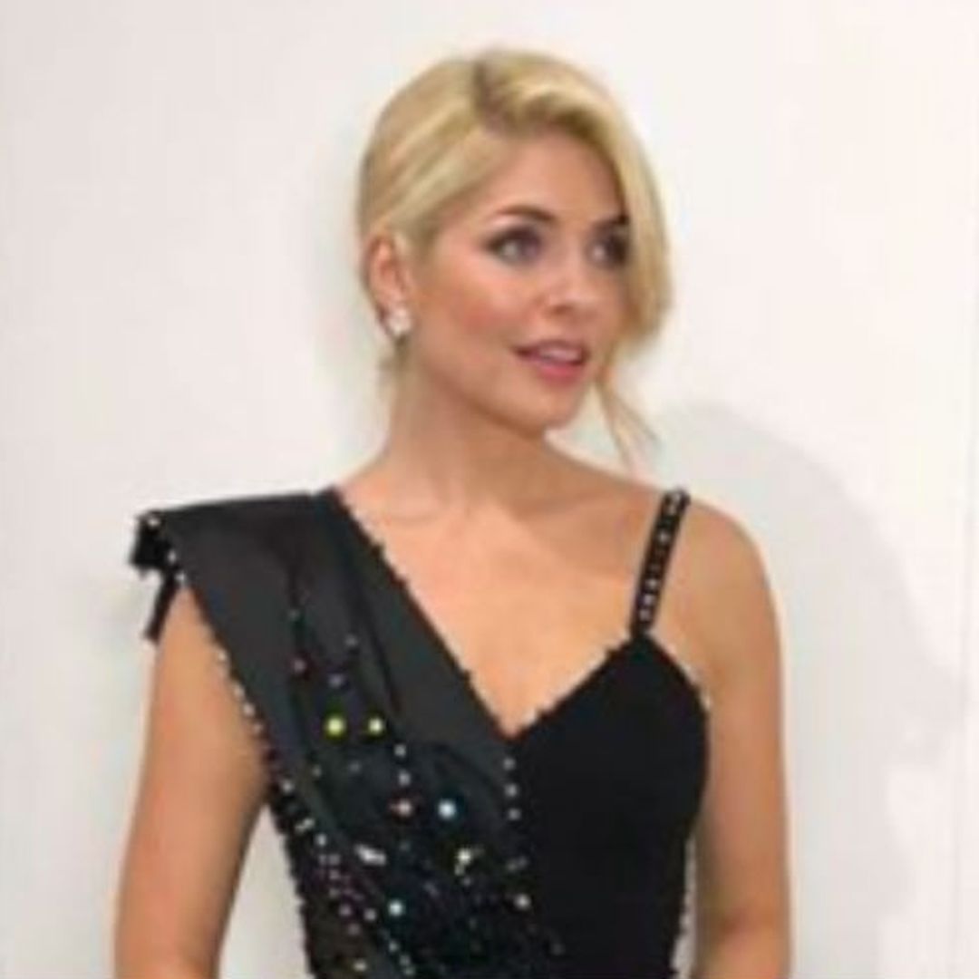 Holly Willoughby wears glitzy black gown on Dancing on Ice