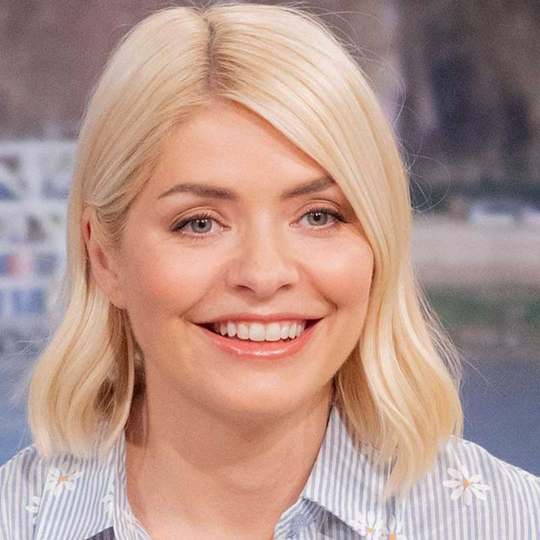 Holly Willoughby is a spring goddess in the dreamiest daisy print dress