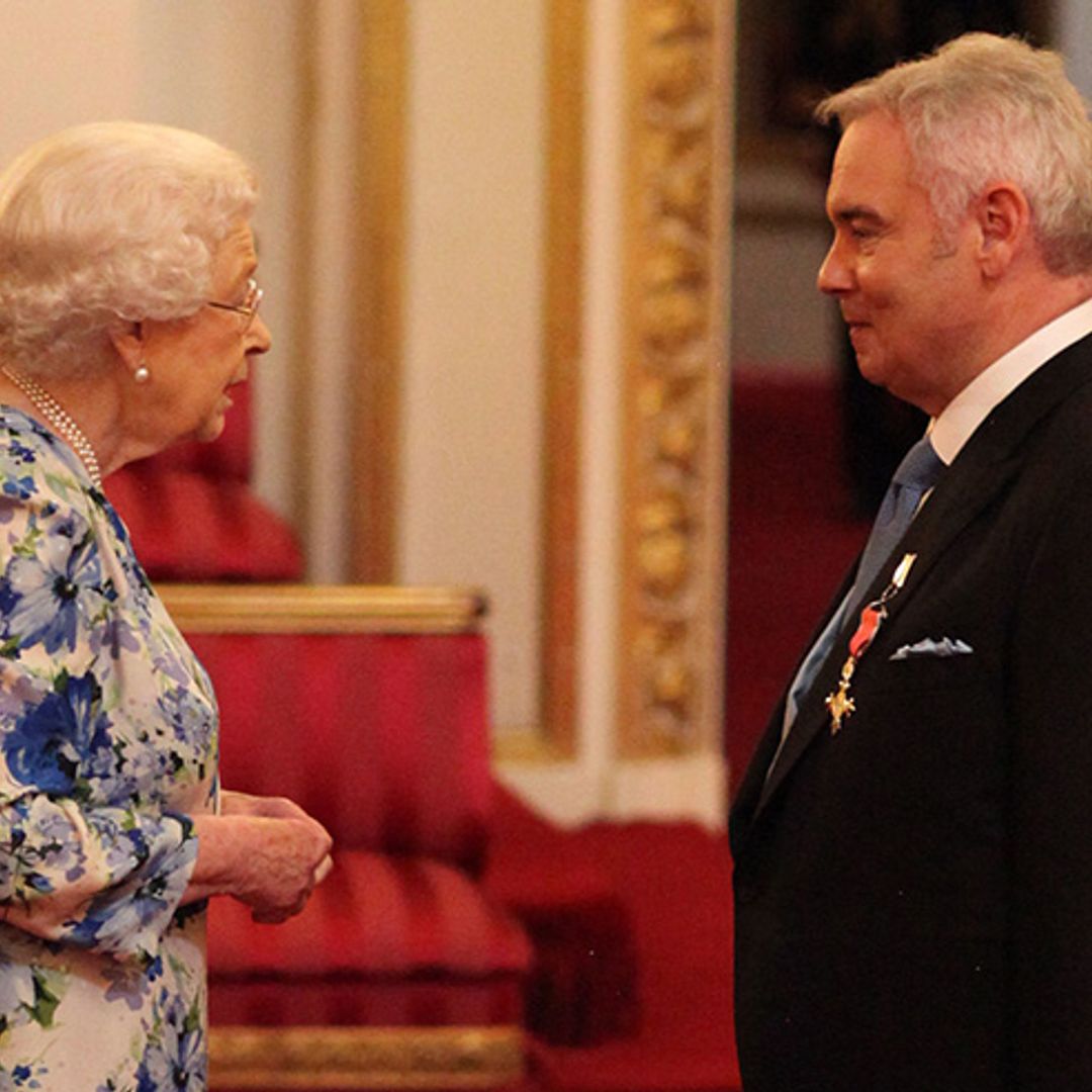 Eamonn Holmes asks the Queen for an interview - see her cheeky reply