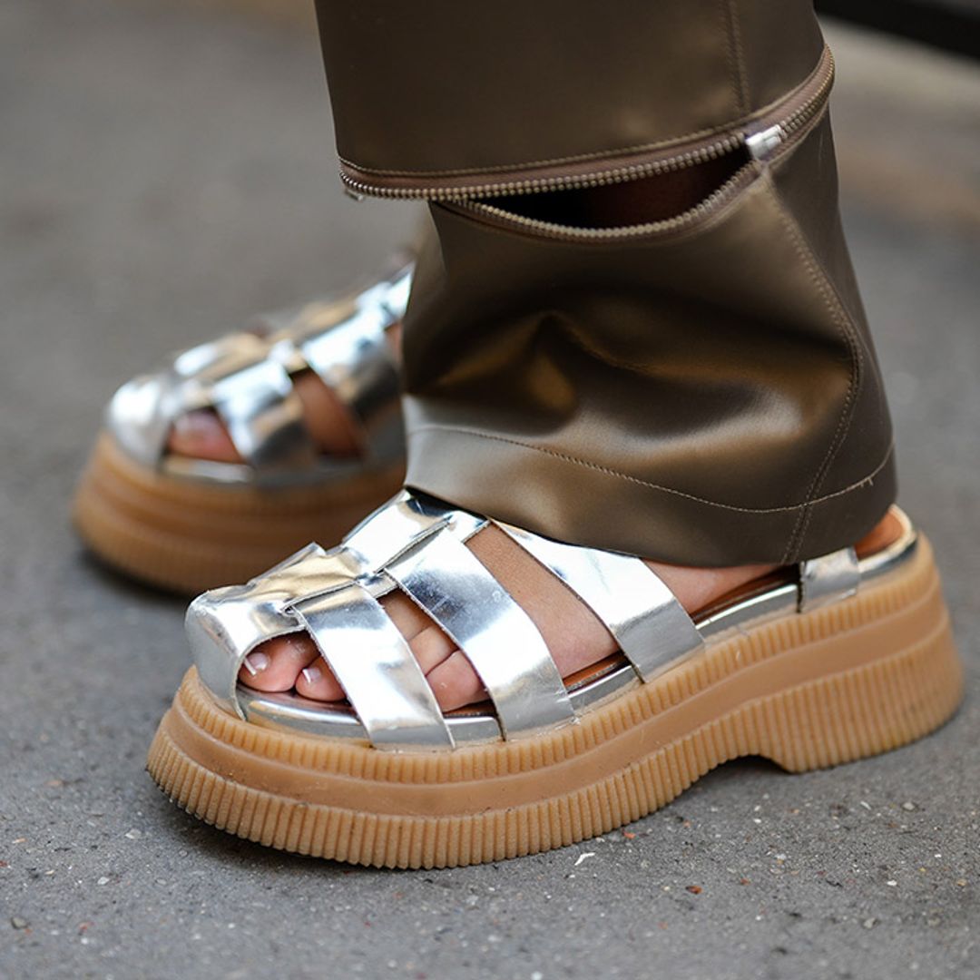 10 stylish pairs of closed toe sandals to boost your summer 2023