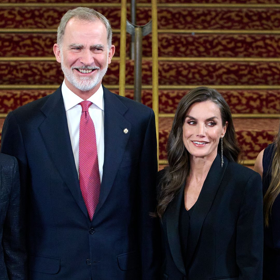 Spanish royals family night out, Prince William's last minute trip, and more updates